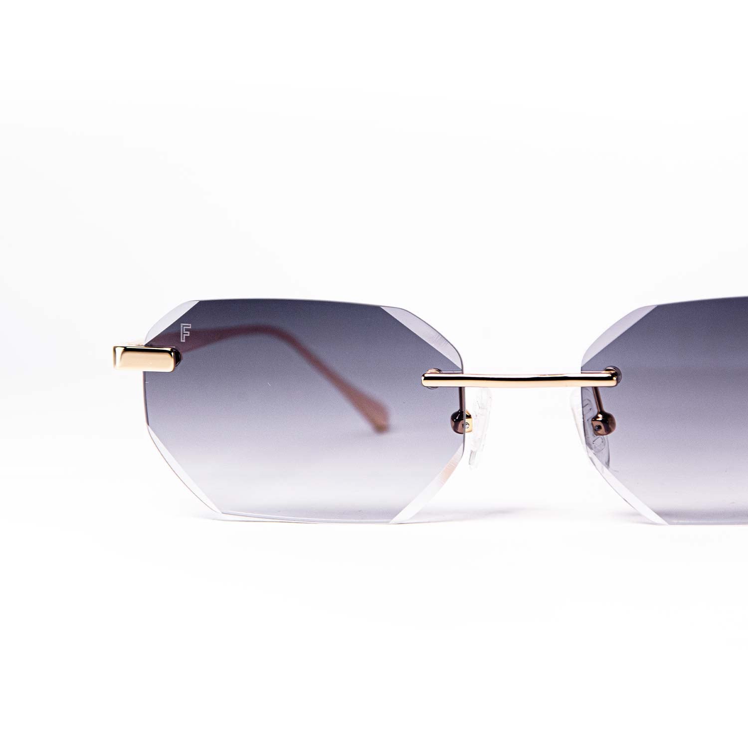 Randloze Bril Op Sterkte Grijs Transparant Doorzichtig Brysa Farrier Blanche Close up Detail